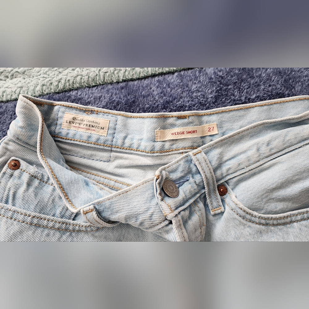 Levi's Wedgie Short size 27